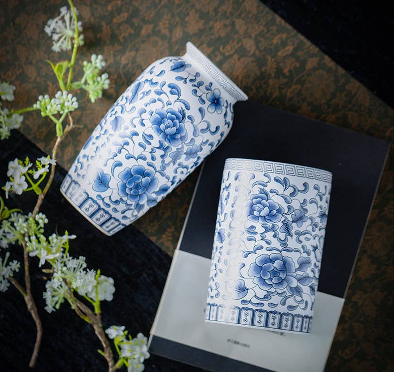 Chinoiserie Porcelain Bud Vase