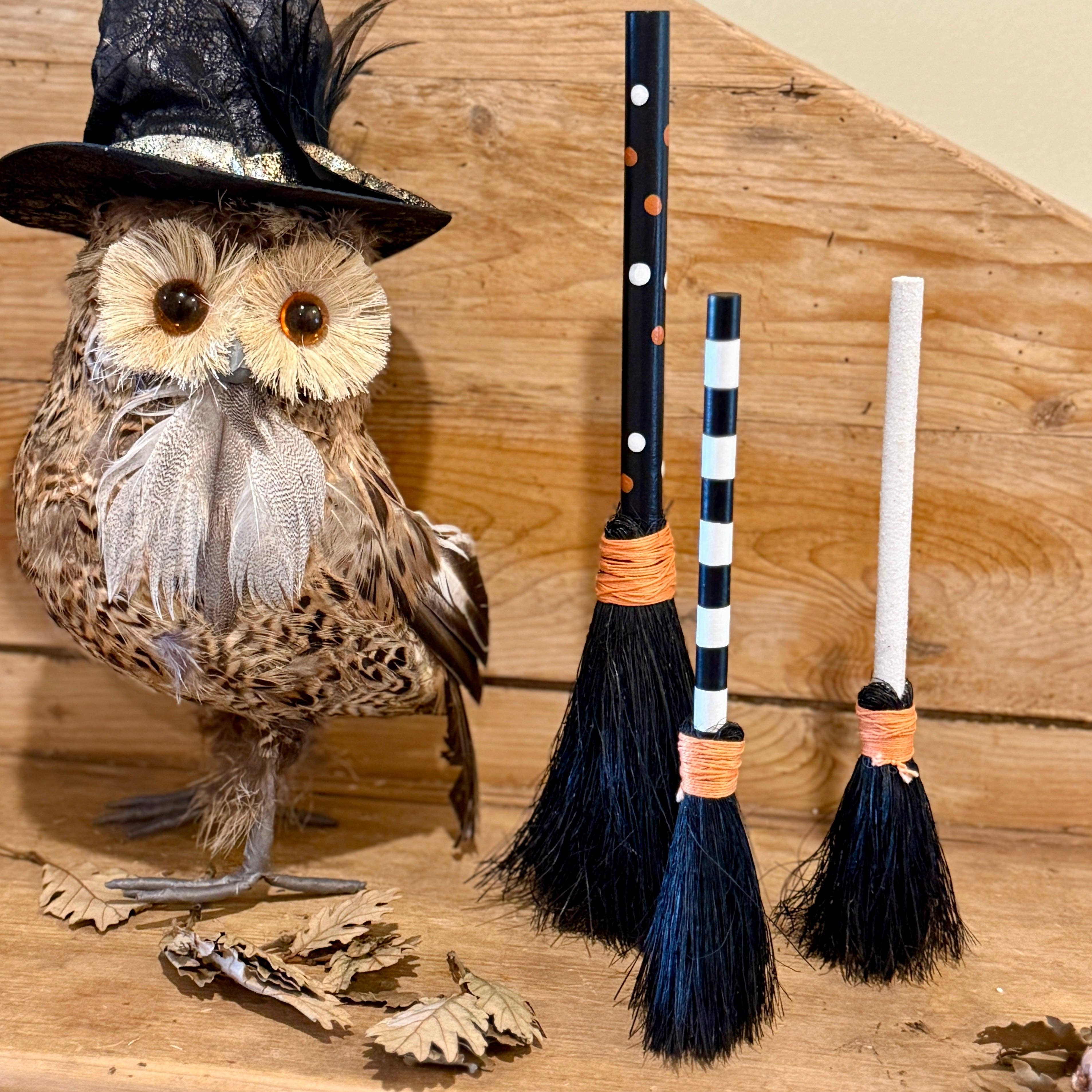 9" Black White Broom